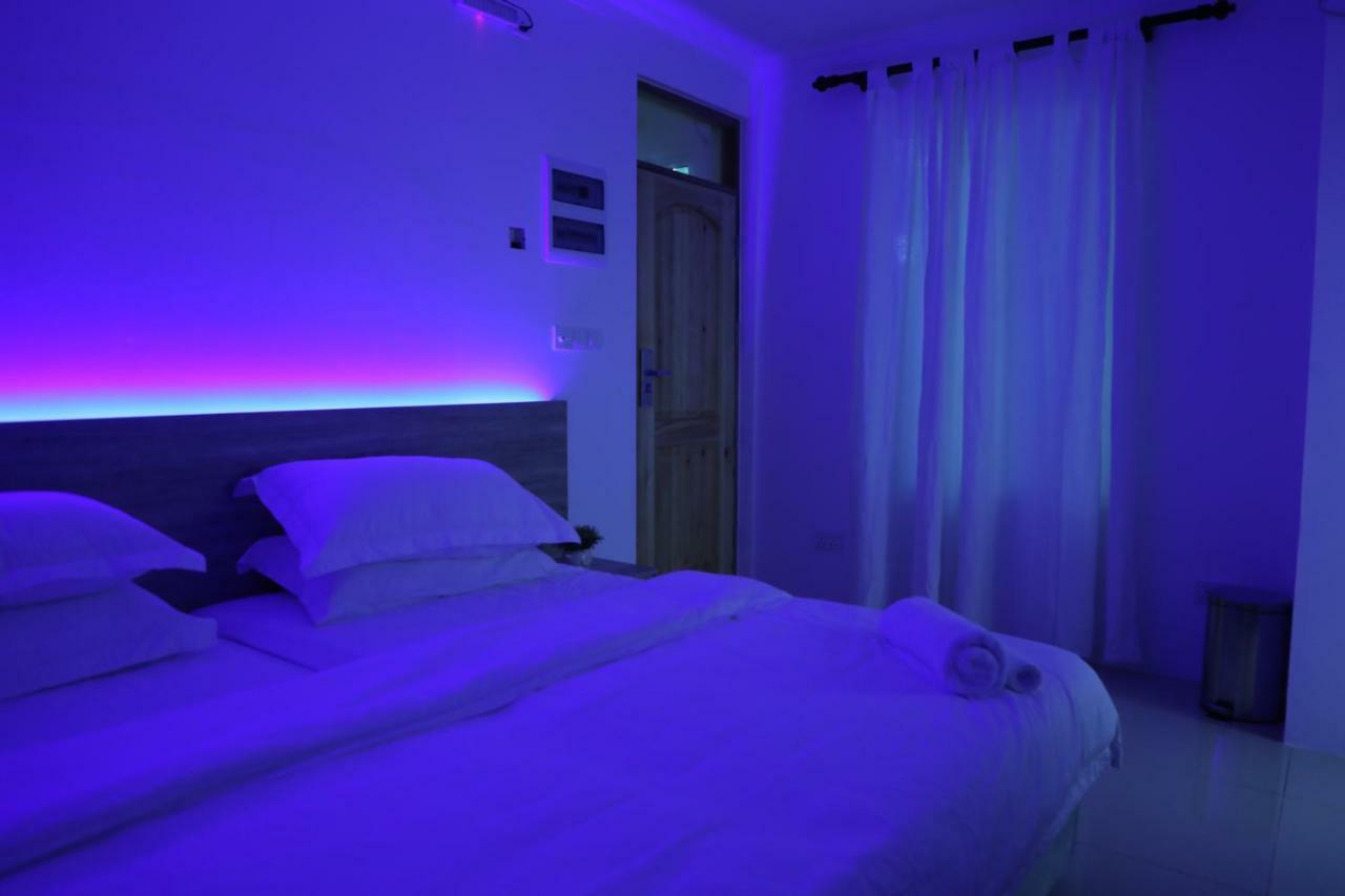 Moodhu Surf House Hotel Himmafushi Exterior foto